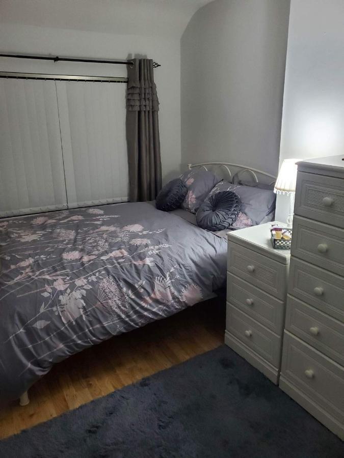 Minimum Stay Two Nights 란 외부 사진