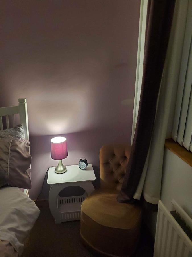 Minimum Stay Two Nights 란 외부 사진