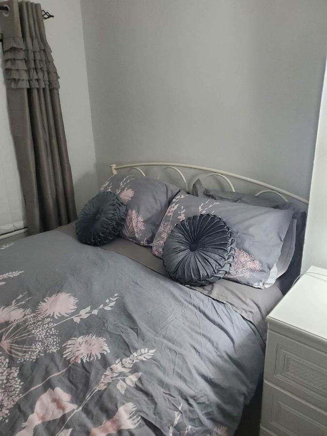 Minimum Stay Two Nights 란 외부 사진